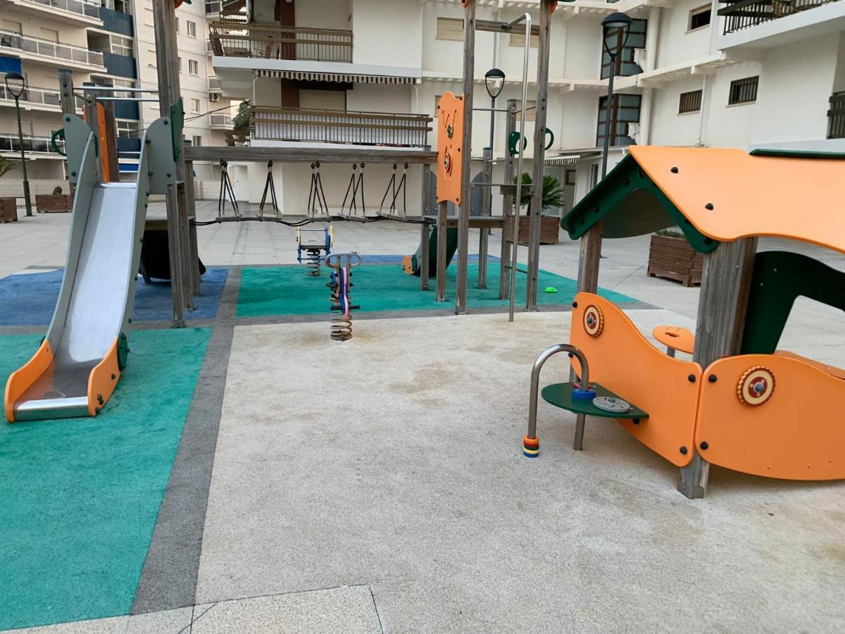 Manila Solo Familias Serviplaya Gandía Εξωτερικό φωτογραφία
